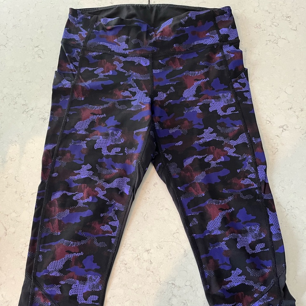 LULULEMON Wunder Under Crop Leggings 23” Size 6